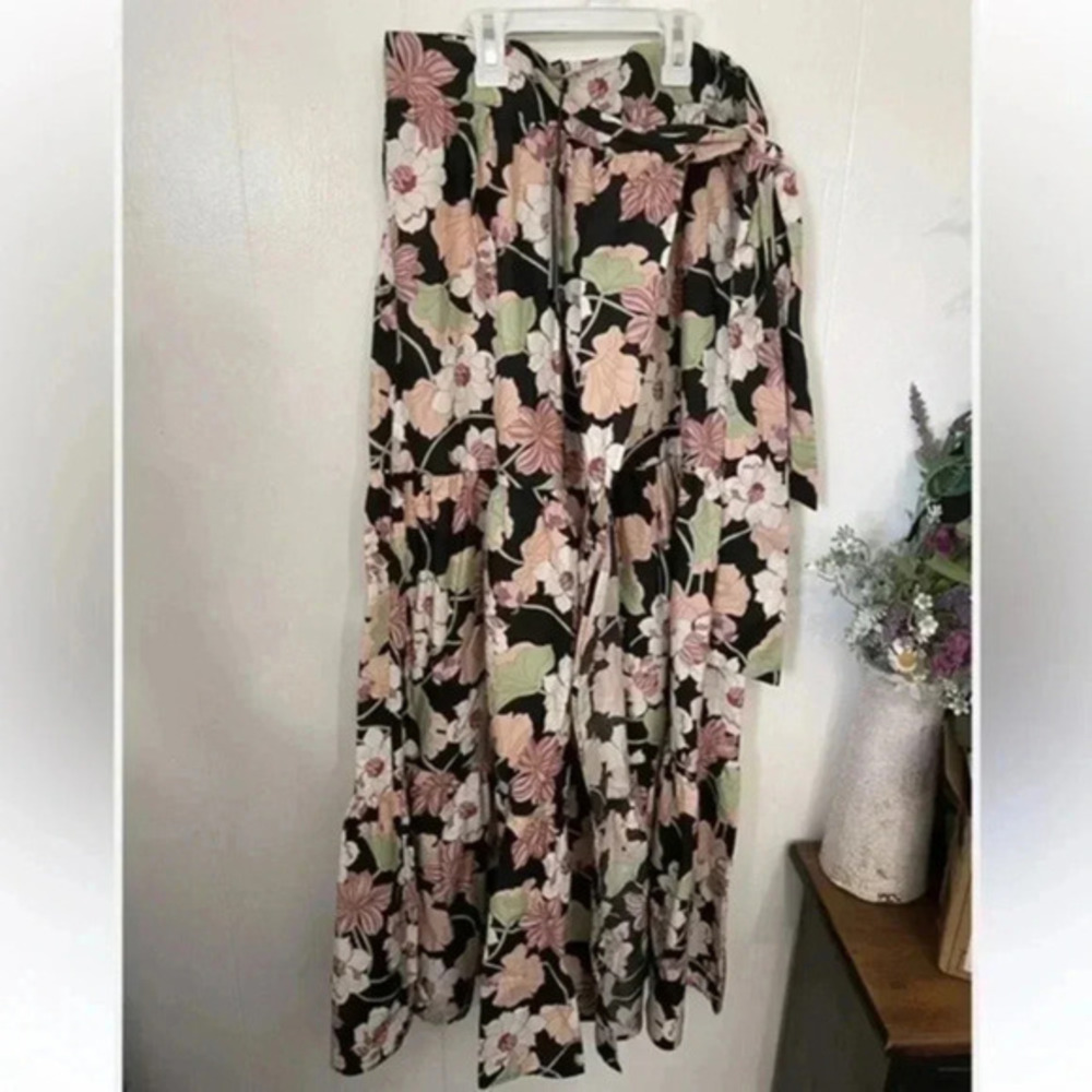 Who What Wear floral maxi skirt size S